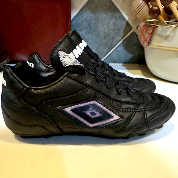 VTG UMBRO SOCCER CLEATS SZ 1.5 KID CHILD UNISEX SOFTBALL BASEBALL SPORTS NOVELTY - Picture 7 of 12